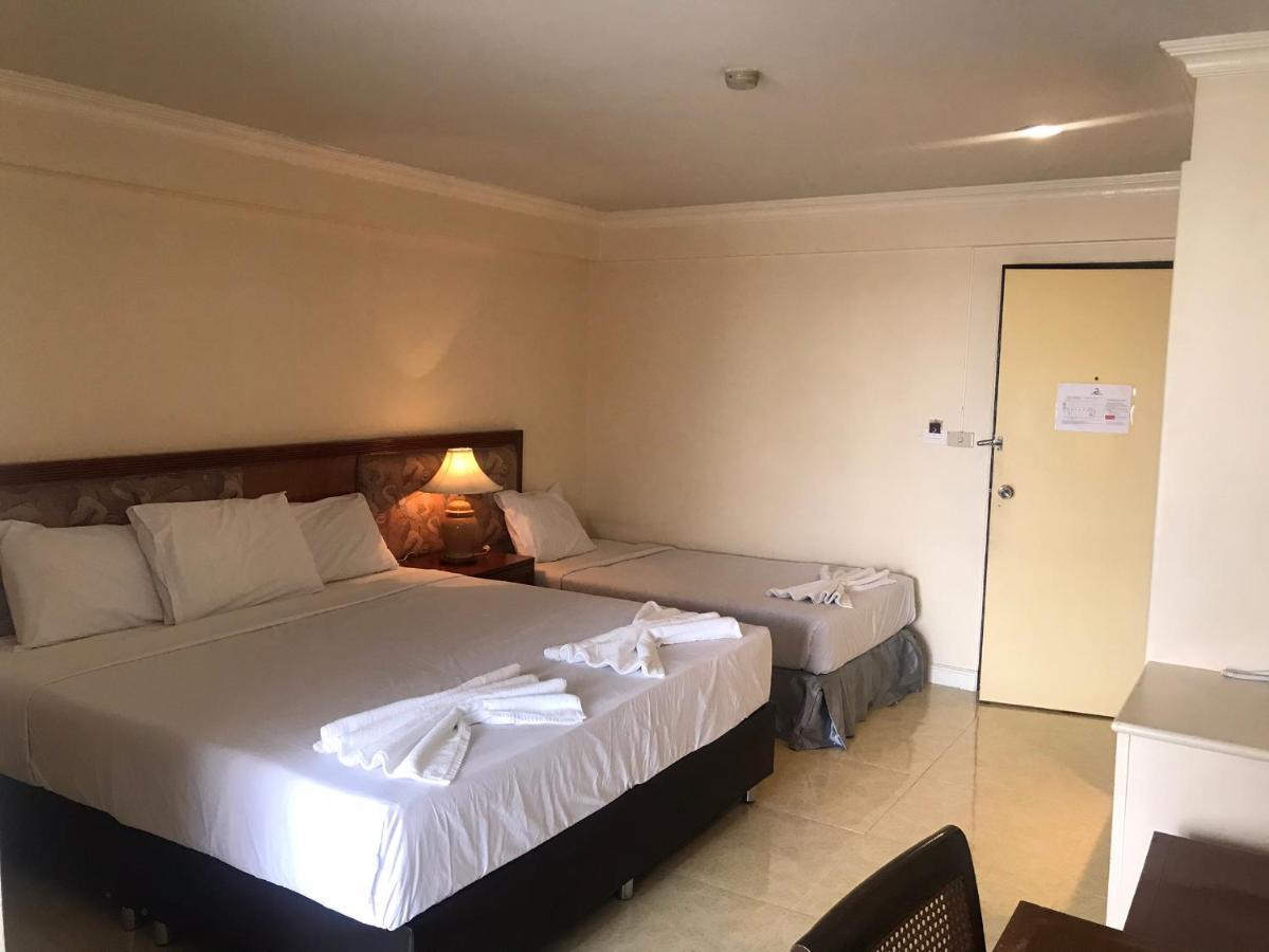 Jumbotel Hotel Банкок Екстериор снимка