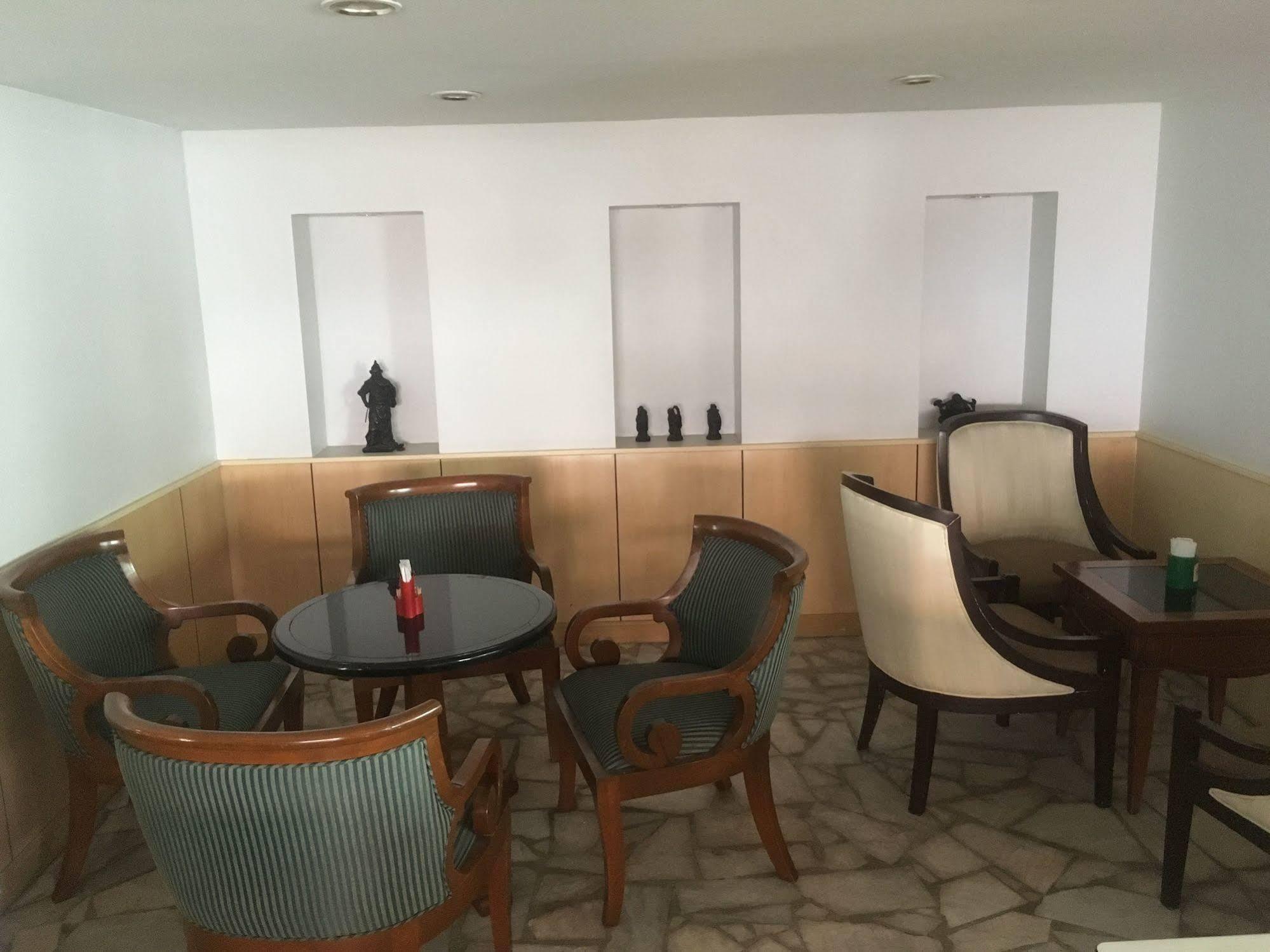 Jumbotel Hotel Банкок Екстериор снимка