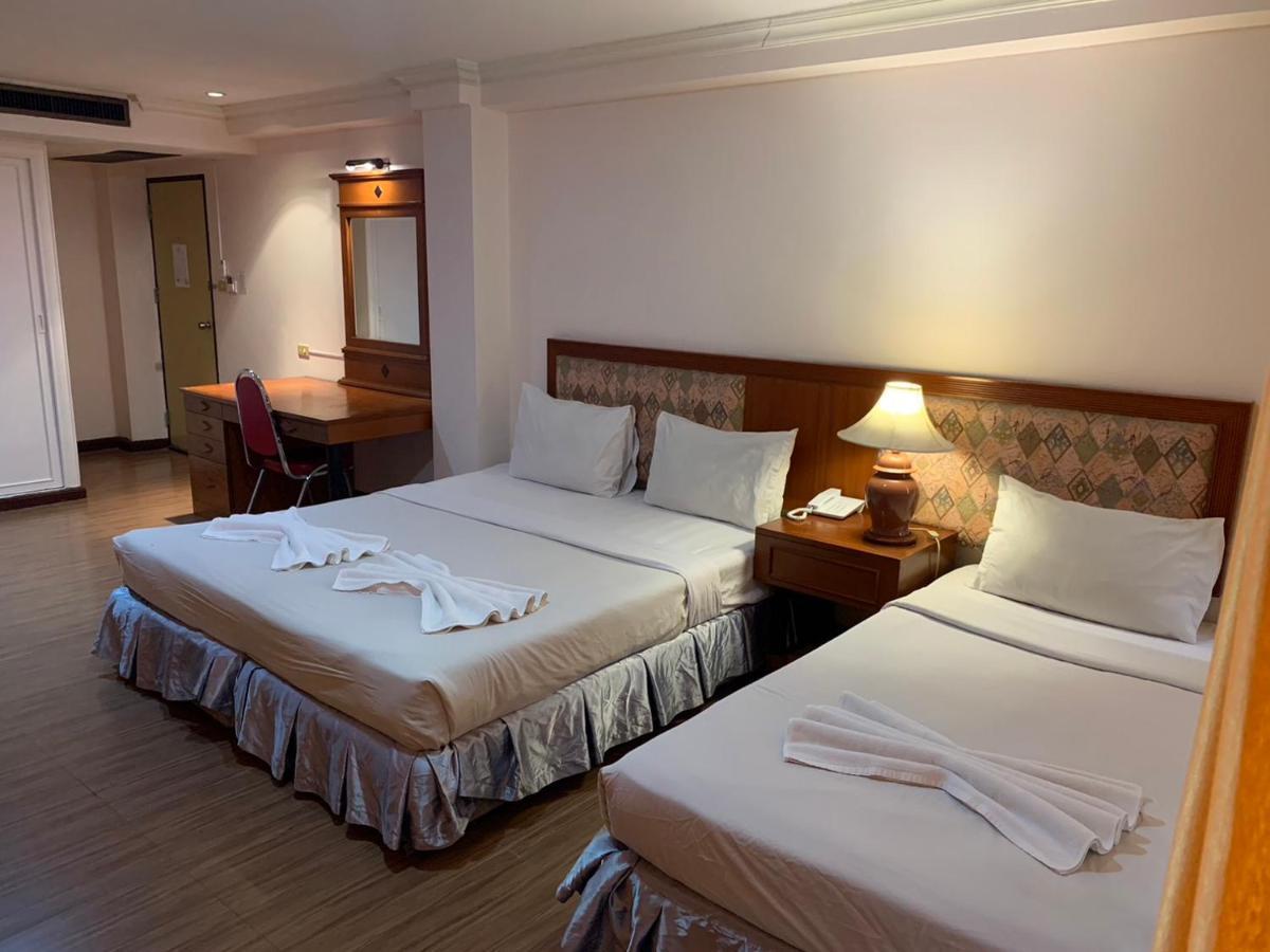 Jumbotel Hotel Банкок Екстериор снимка
