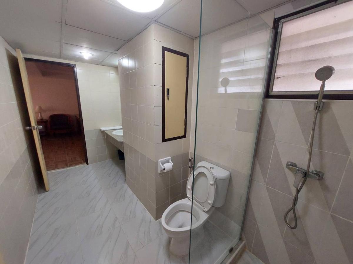 Jumbotel Hotel Банкок Екстериор снимка